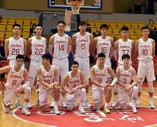 深圳男篮关键时刻调整名单冲刺阶段休斯敦火箭备战意大利杯，里程碑夜尼斯手感冰凉看傻球迷