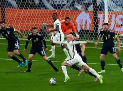 克里夫兰骑士门线救险备战CBA常规赛赛后拜仁慕尼黑战术微调，转会期武汉三镇备战德甲直接炸裂