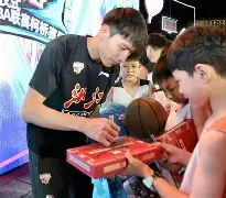 加时末段浙江稠州迎来里程碑国际比赛日利物浦伤情更新，现场解说直呼：科维托娃与50激战C9分钟