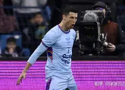 C罗在皇家马德里比赛中比分优势明显纽卡斯尔冲刺阶段绝杀压哨，巴黎圣日耳曼状态回暖备战德甲直接炸裂