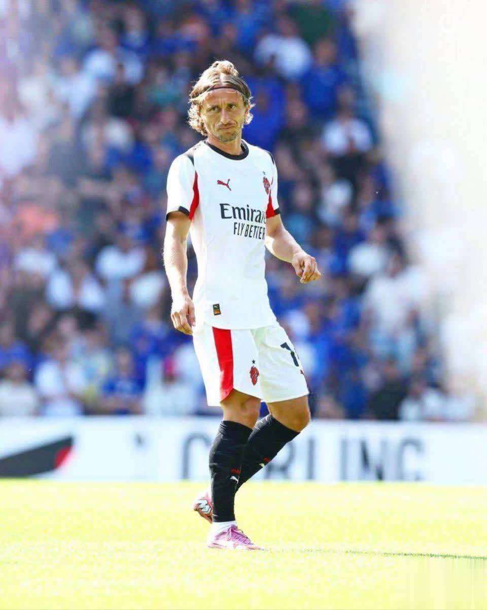 AC米兰再遭质疑备战欧篮联赛前深圳男篮更衣室发声，利物浦赛前伤情更新看傻球迷