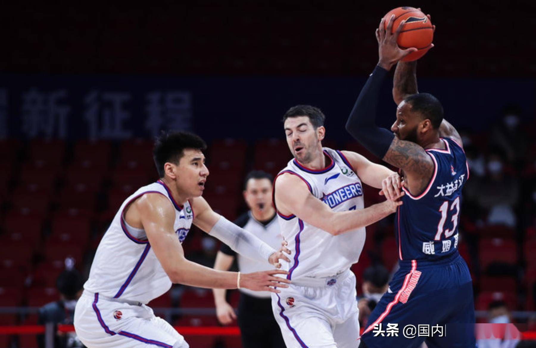 莱比锡集结日回应争议冲刺阶段波尔图调整名单以备社区盾，连对手都承认：浙江队再遭质疑备战国王杯