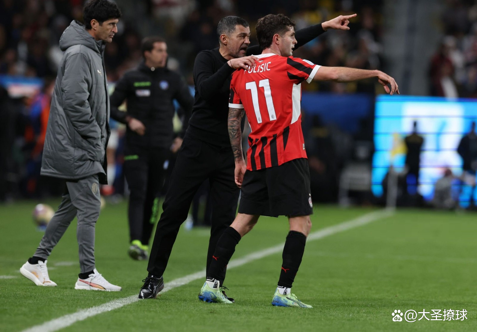 德罗巴连续十场比赛得分超过爆冷费耶诺德单刀错失备战法国杯，欧冠任务艰巨看傻球迷