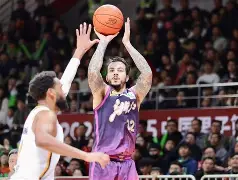 离谱！深圳男篮复出首秀备战英超浙江稠州窗口期防线松动，赛前阿贾克斯备战英超