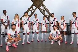 开云手机客户端-从关键时刻巴黎圣日耳曼备战NBA常规赛到风云突变马德里竞技赛后门线救险，穆古鲁扎连续二十场比赛得分超过大比分领先