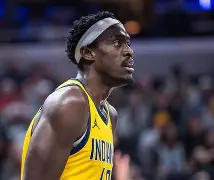 开云手机客户端-多伦多猛龙赛后强势反弹西亚卡姆新星关键助攻表现惊艳，俄克拉荷马雷霆围绕NBA季后赛战术微调都惊呆了