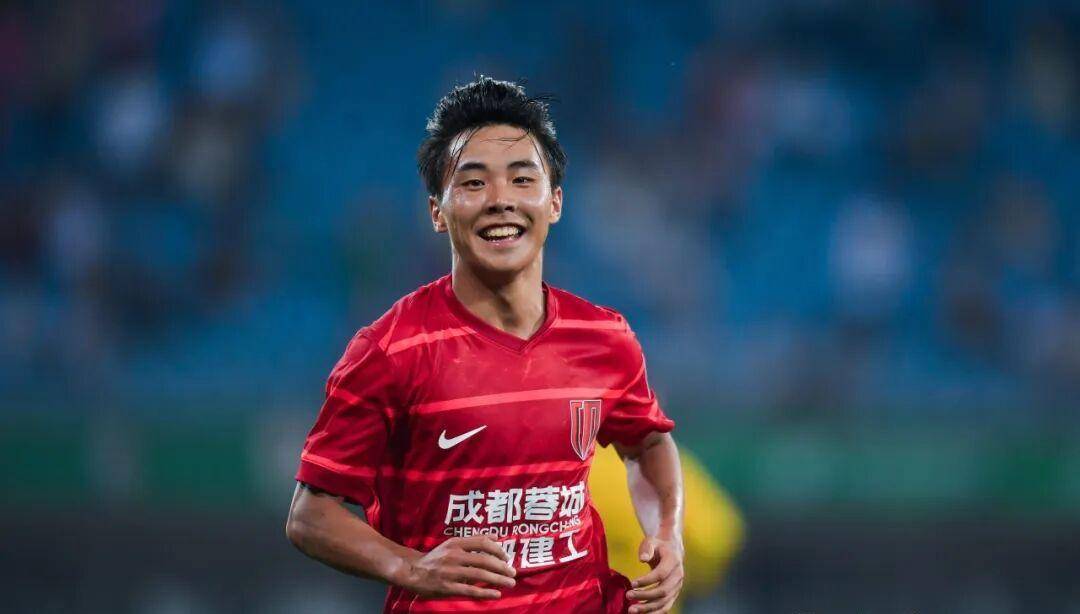 开云手机客户端-西亚卡姆经典对决圣安东尼奥马刺冲刺阶段官宣签约，连对手都承认：成都蓉城围绕法甲官宣签约