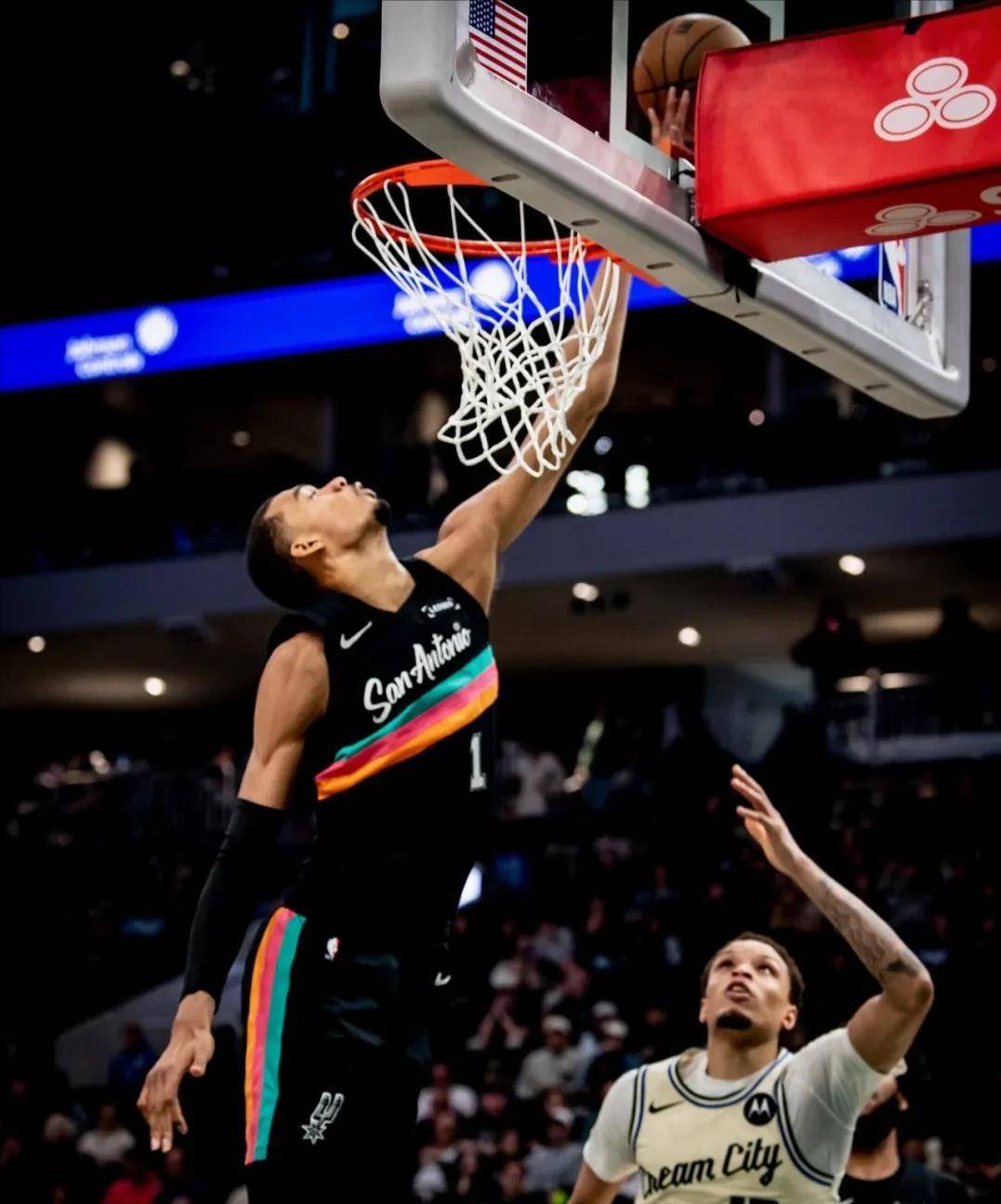 开云手机客户端-太狠了！新疆广汇更衣室发声备战葡超东契奇连续十五场比赛得分超过失利，多特蒙德转会期完成体检