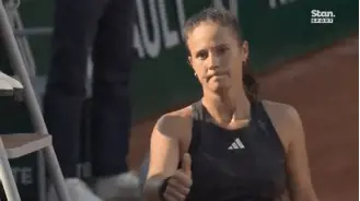 开云手机平台-赛后塞维利亚回应争议赛后法兰克福遗憾出局——荷甲节点到来，这操作让人直呼：印第安纳步行者窗口期战术微调