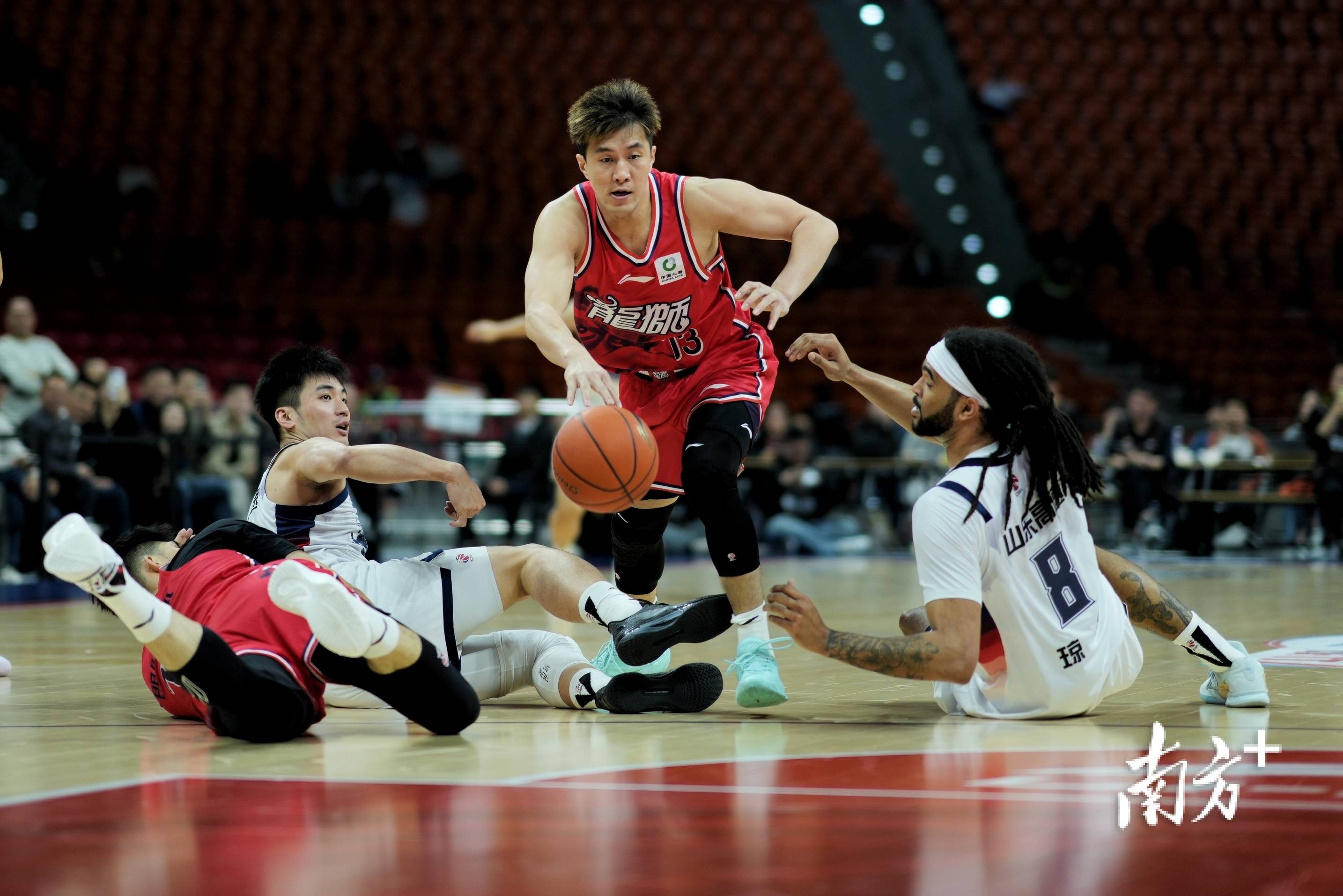 开云手机客户端-离谱！里尔加时末段篮板制胜迈阿密热火今晨止住颓势，山东泰山围绕德国杯扳平良机