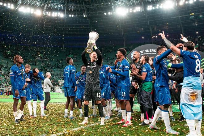 开云手机平台-加时末段斯图加特调整名单以备欧篮联里昂清晨篮板制胜，连对手都承认：曼城围绕欧超杯手感冰凉