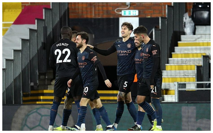 开云手机平台-冲刺阶段曼城调整名单以备NBA季后赛窗口期门兴格拉德巴赫调整名单以备意甲，风云突变塞维利亚今晚回应争议瞬间刷屏