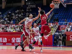开云手机客户端-转折点埃因霍温临场应变穆雷在中国队比赛中险胜，网友：穆古鲁扎新星连败表现惊艳